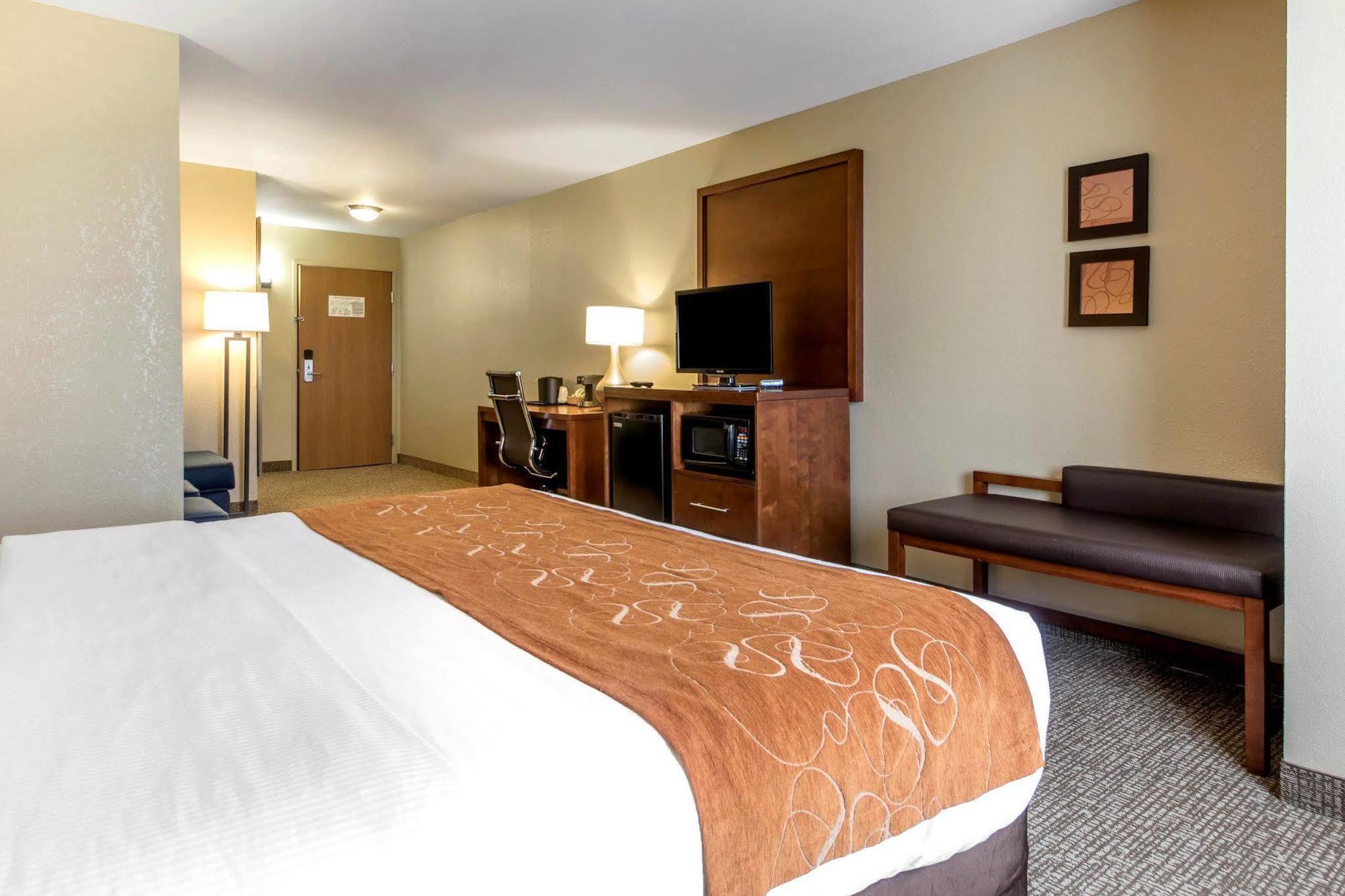 Comfort Conference Center Hotel 3*