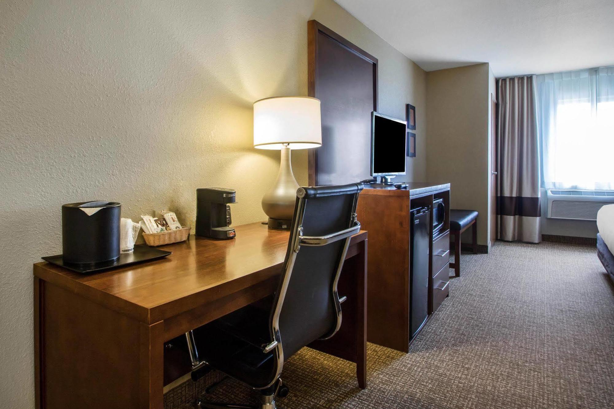Comfort Conference Center Hotel 3*